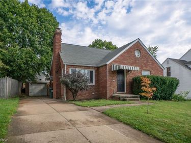 1209 Spangler Road NE, Canton, OH 44714
