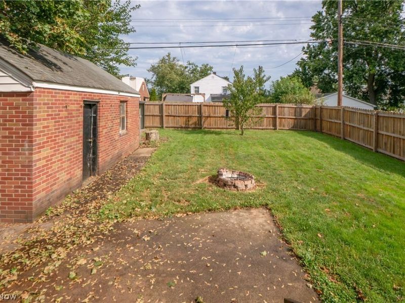 1209 Spangler Road NE, Canton, OH 44714 Photo 30