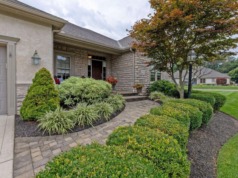 7700 Mikayla Drive, Westerville, OH 43082 Photo 2