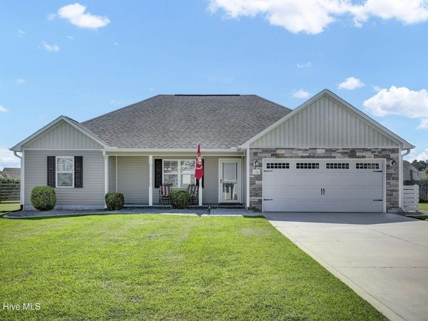 116 Bridgeport Drive , Sneads Ferry, NC 28460