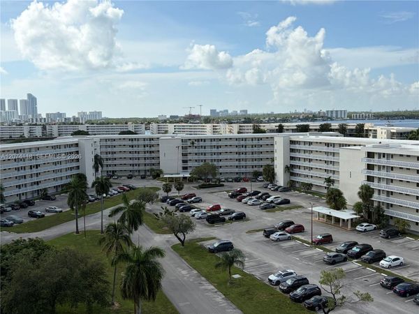 18011 Biscayne Blvd, Unit 905, Aventura, FL 33160