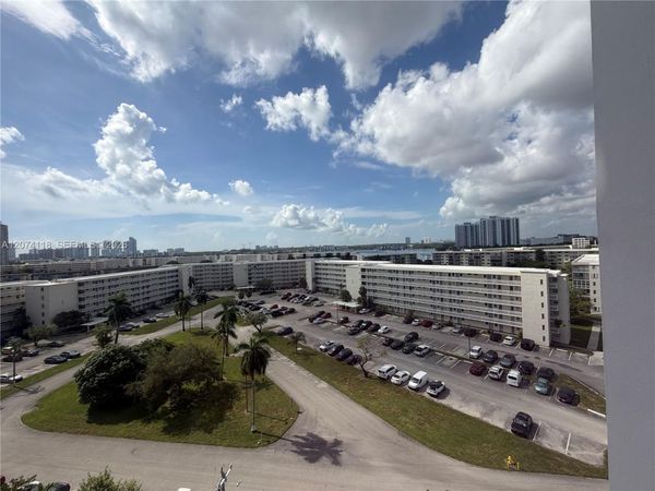 18011 Biscayne Blvd , Unit 905, Aventura, FL 33160