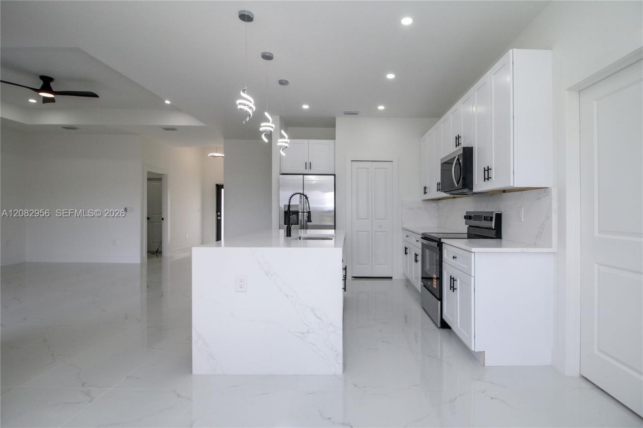 943 Commodore St, Lehigh Acres, FL 33974 Photo