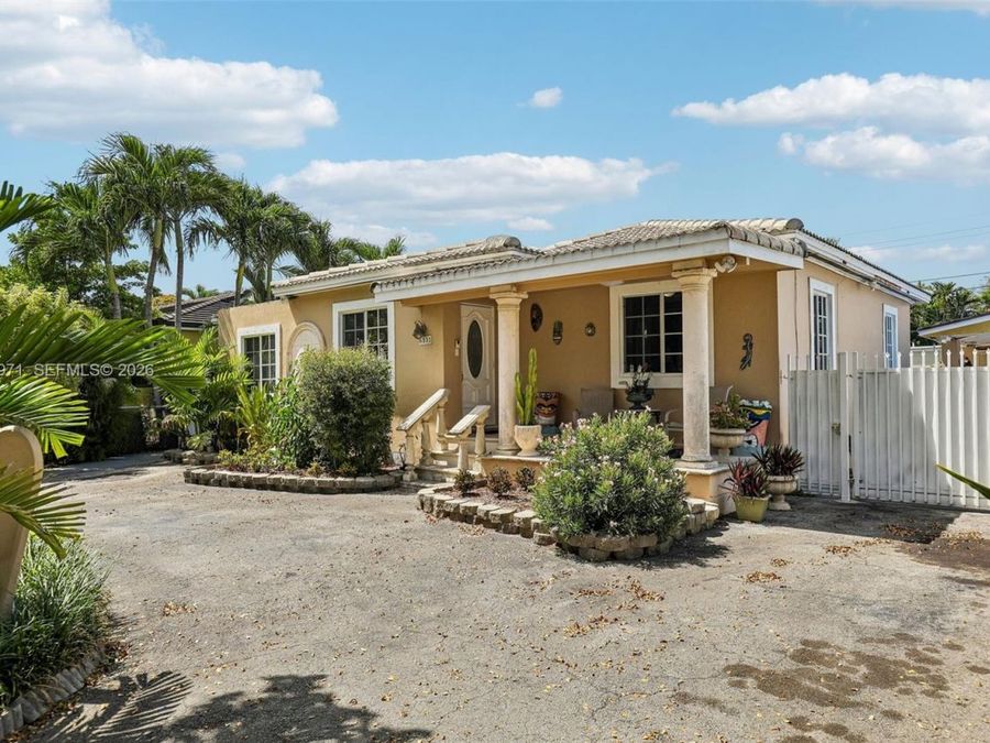 Property Image 4
