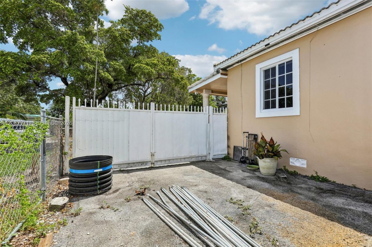 6531 SW 20th St , West Miami, FL 33155 Photo