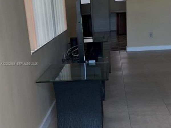 18 SW 13th St , Dania Beach, FL 33004