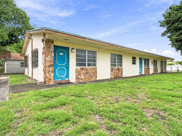 18 SW 13th St, Dania Beach, FL 33004