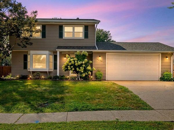 3426 Fairhaven Road , Davenport, IA 52807