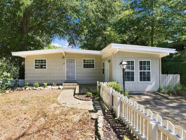 27 Greenway Drive , Little Rock, AR 72209
