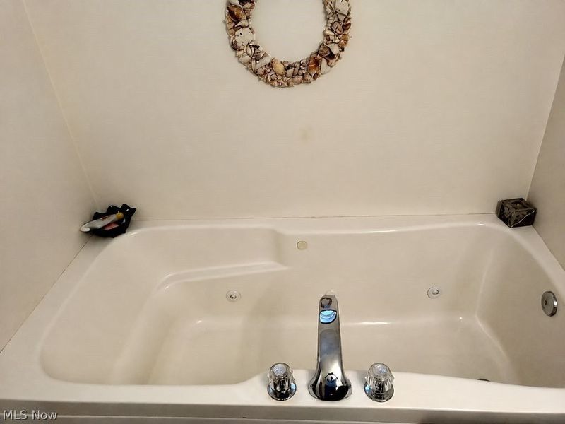 3109 Castle West Circle NW, Massillon, OH 44647 Photo 14