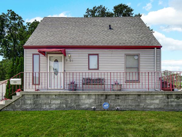 7126 Montana Avenue , Hammond, IN 46323