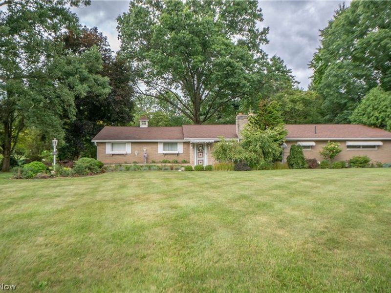 5345 Schario Road NW, Canton, OH 44718 Photo 2