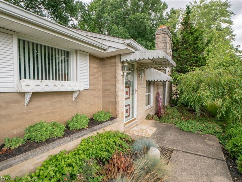 5345 Schario Road NW, Canton, OH 44718 Photo 3