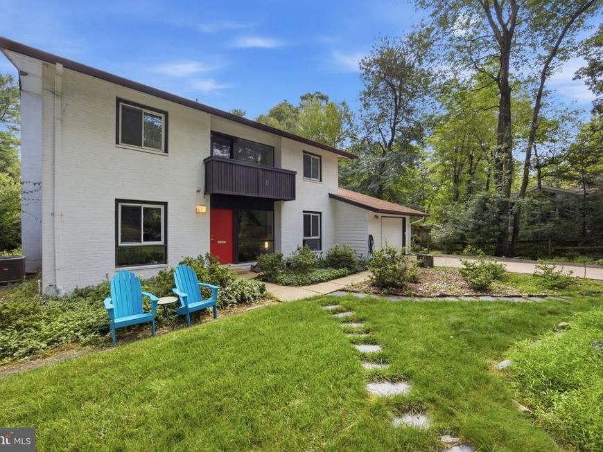 9 Watchwater Way, Rockville, MD 20850 Main Photo