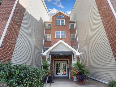 3309 WYNDHAM CIRCLE, Unit 2172, ALEXANDRIA, VA 22302