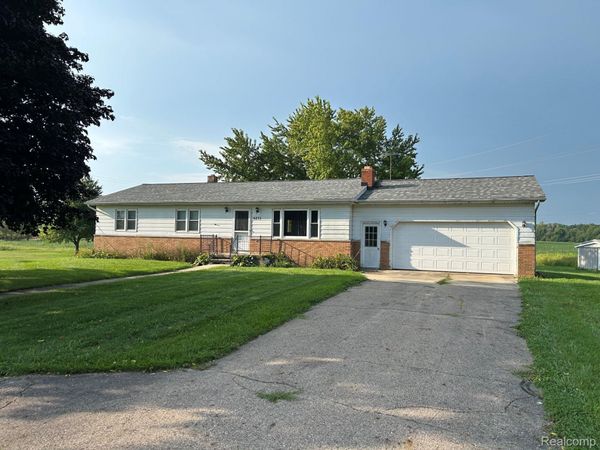 8233 IOSCO Road , Iosco Township, Mi 48836