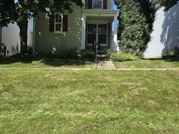 754 GOLDEN OAK Circle , Crystal Lake, IL 60014