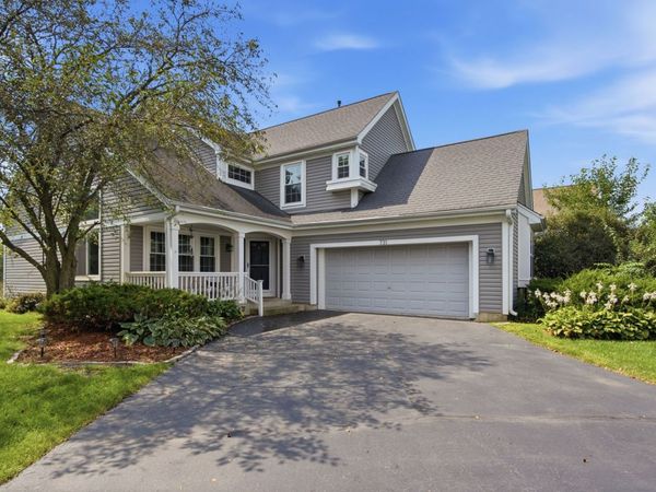 731 Nashua Court , Crystal Lake, IL 60012