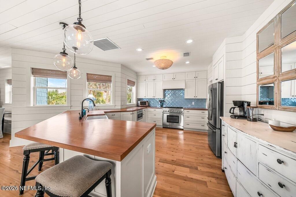 1960 Beach Avenue, Atlantic Beach, FL 32233 Photo