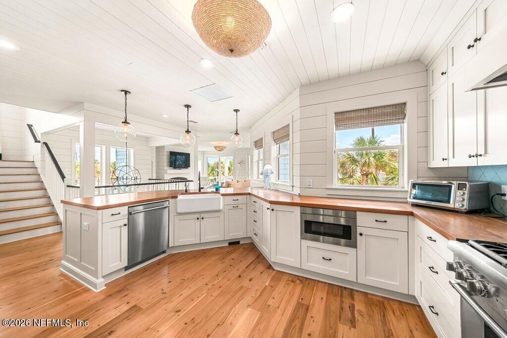 1960 Beach Avenue, Atlantic Beach, FL 32233 Photo