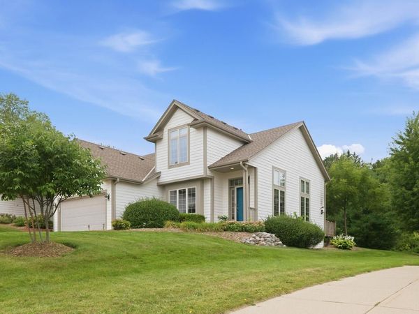 3610 Oak Valley LANE, Waukesha, WI 53188