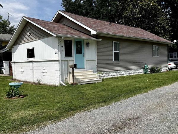 410 N COMMERCIAL Street, Benton, IL 62812
