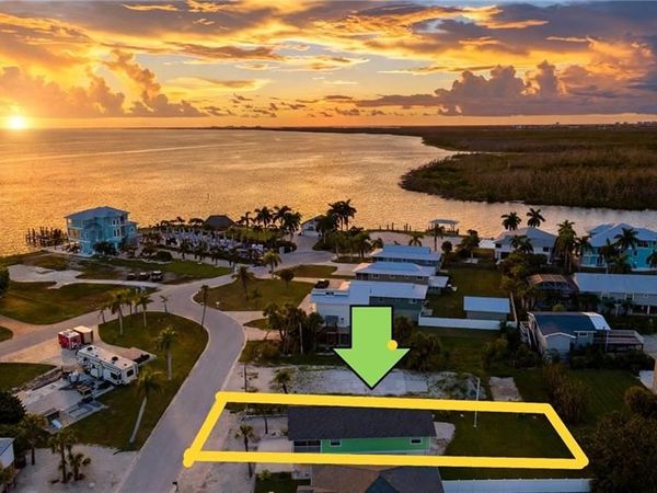 915 North ST, FORT MYERS BEACH, FL 33931