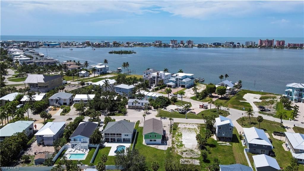 915 North St, Fort Myers Beach, FL 33931 Photo