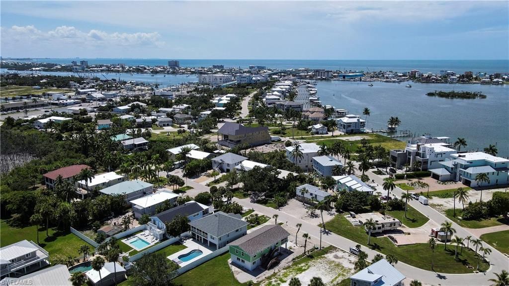 915 North St, Fort Myers Beach, FL 33931 Photo