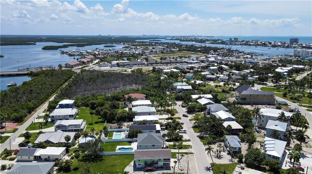 915 North St, Fort Myers Beach, FL 33931 Photo