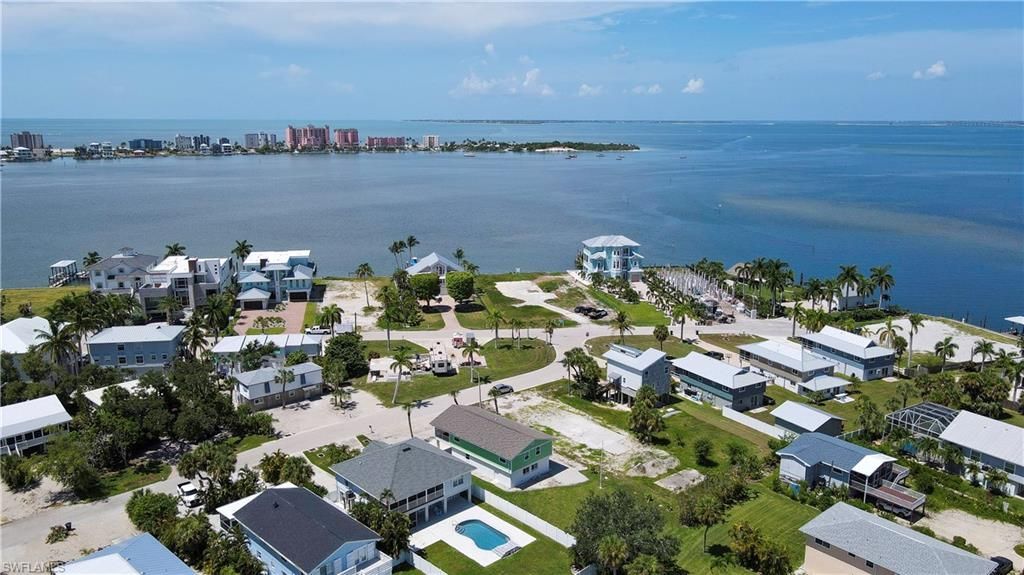 915 North St, Fort Myers Beach, FL 33931 Photo
