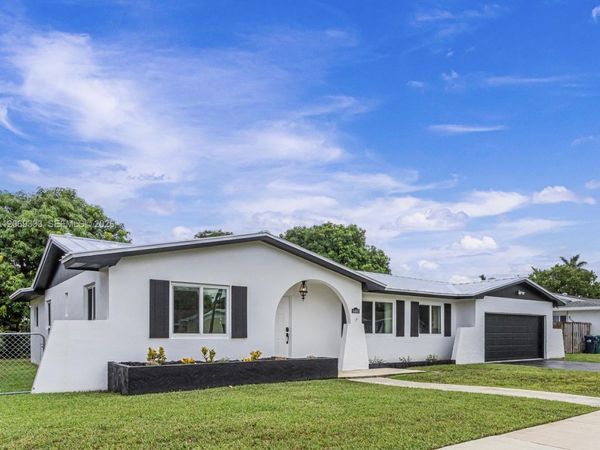 8460 SW 201st St , Cutler Bay, FL 33189