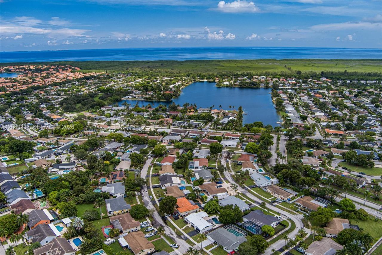 8460 SW 201st St, Cutler Bay, FL 33189 Photo