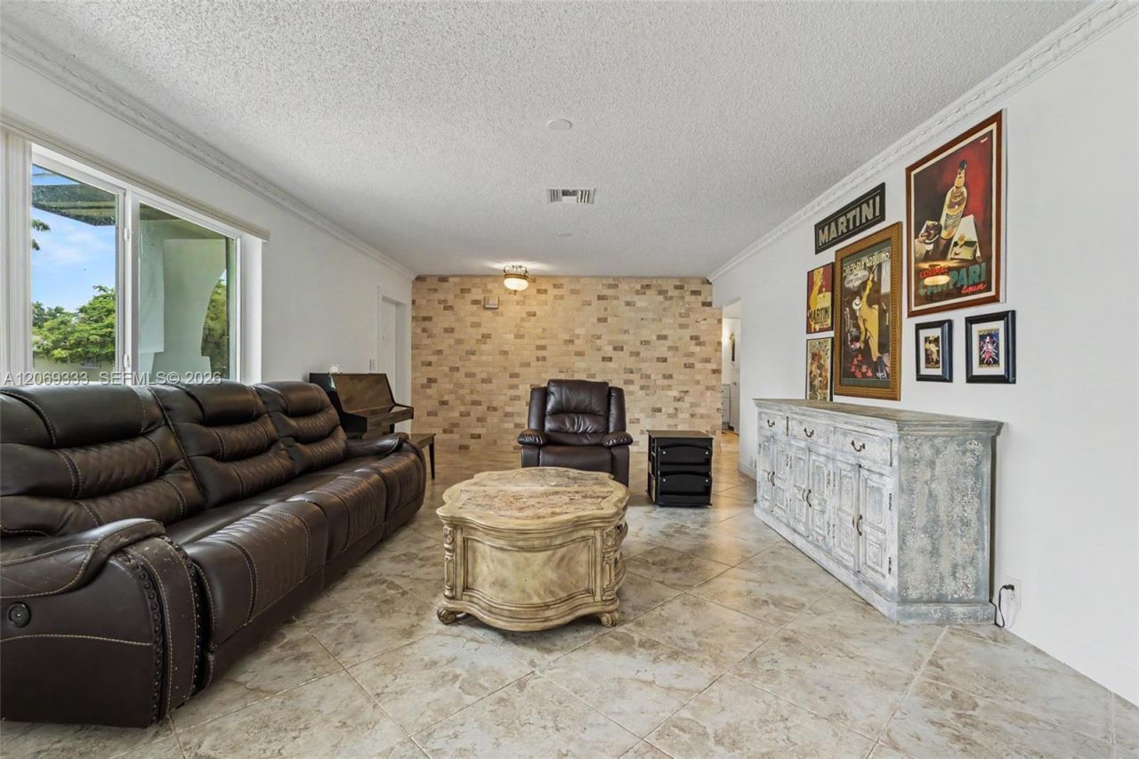 8460 SW 201st St, Cutler Bay, FL 33189 Photo