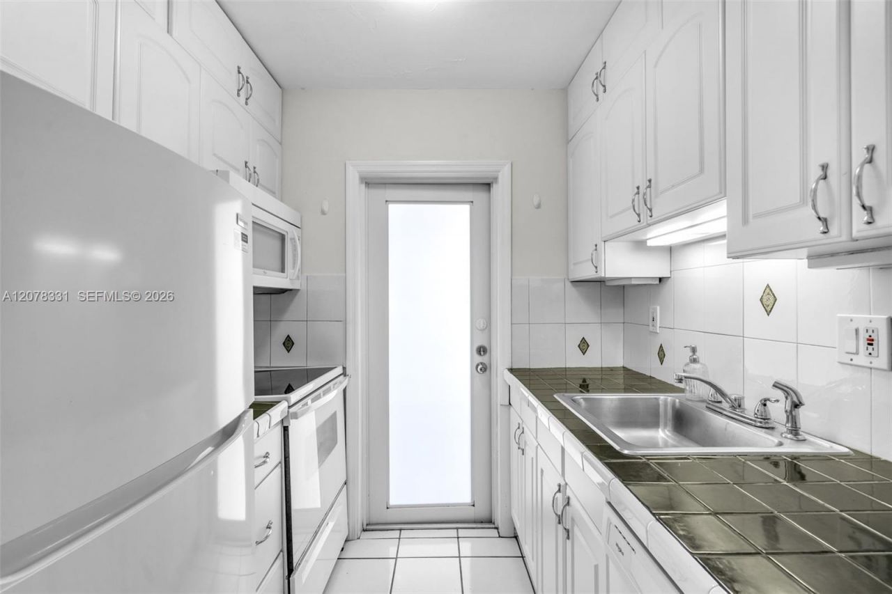 255 Sunrise Dr , Unit 309, Key Biscayne, FL 33149 Photo