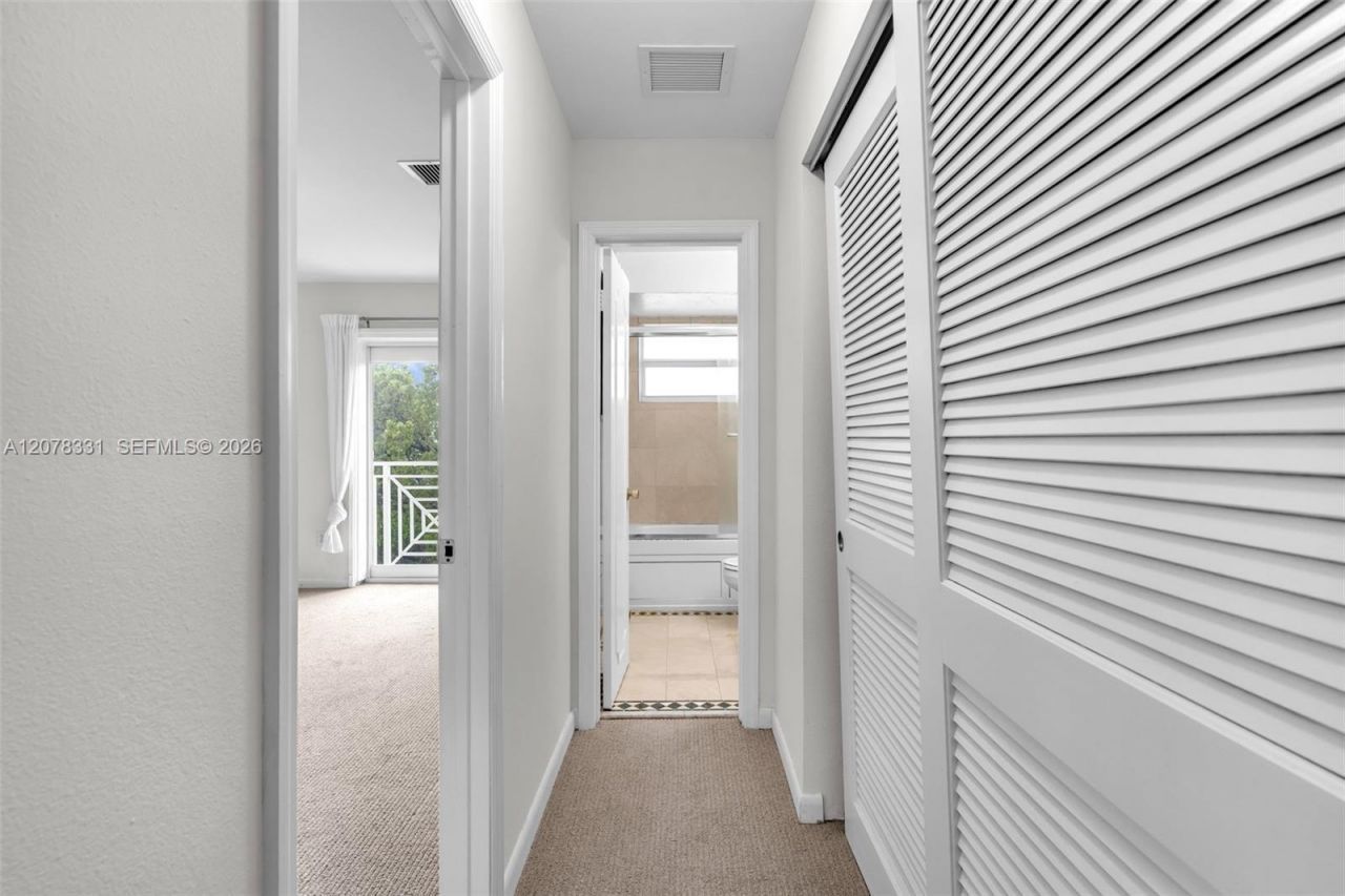 255 Sunrise Dr , Unit 309, Key Biscayne, FL 33149 Photo