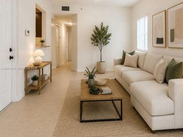 3429 W 80th St , Unit 201, Hialeah, FL 33018