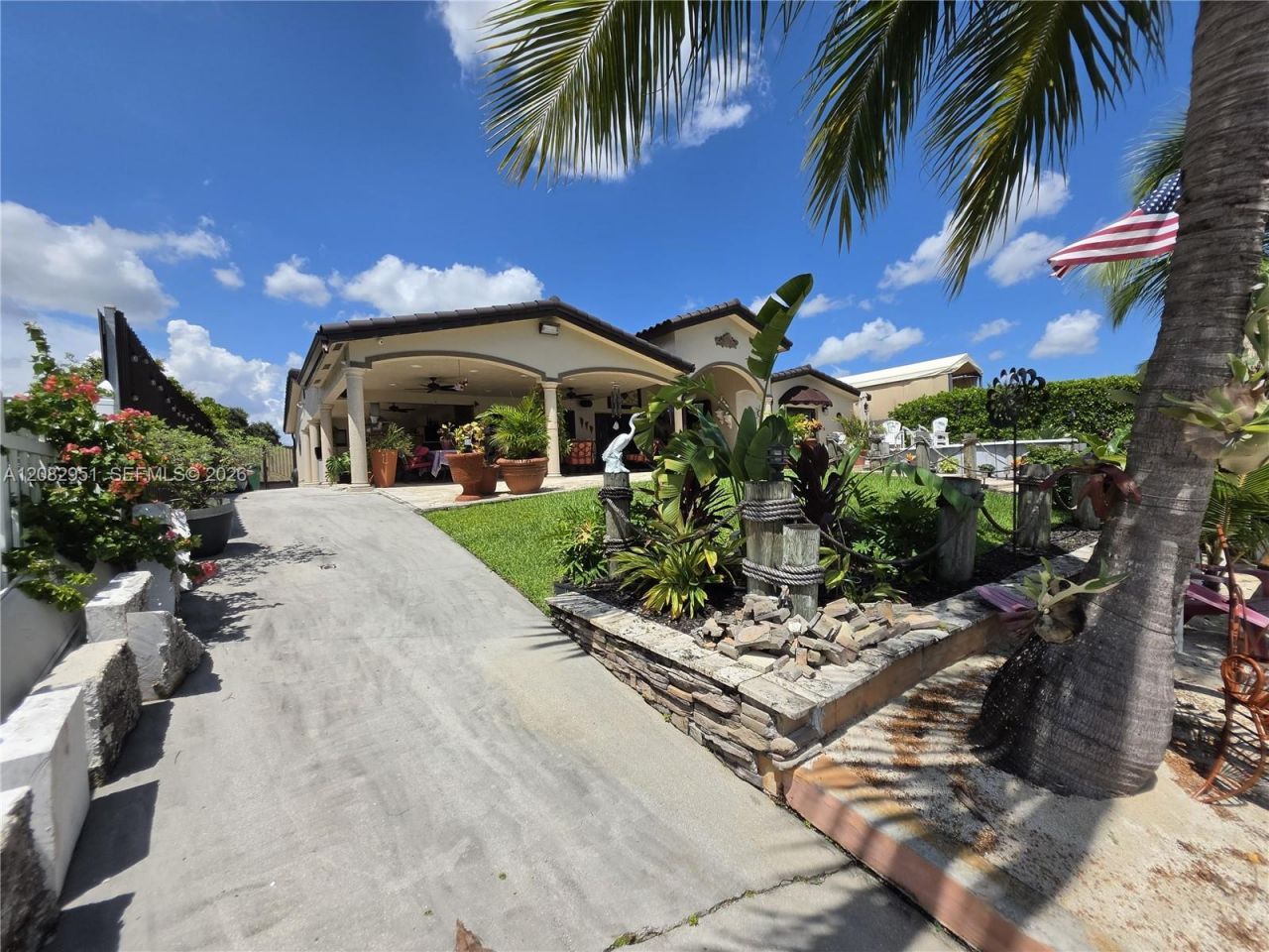 8450 NW 178th St, Hialeah, FL 33015 Photo