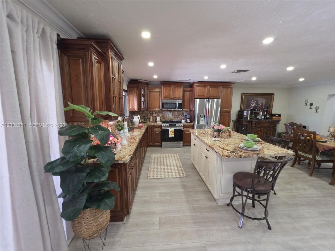 8450 NW 178th St, Hialeah, FL 33015 Photo