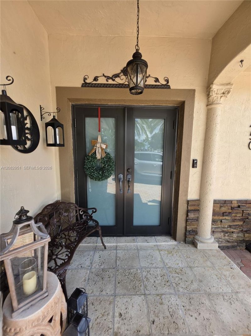 8450 NW 178th St, Hialeah, FL 33015 Photo