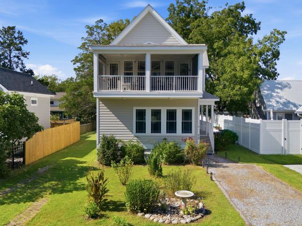 619 First Avenue, Oriental, NC 28571