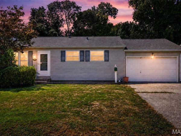 12117 Fleetwood Place , Maryland Heights, MO 63043