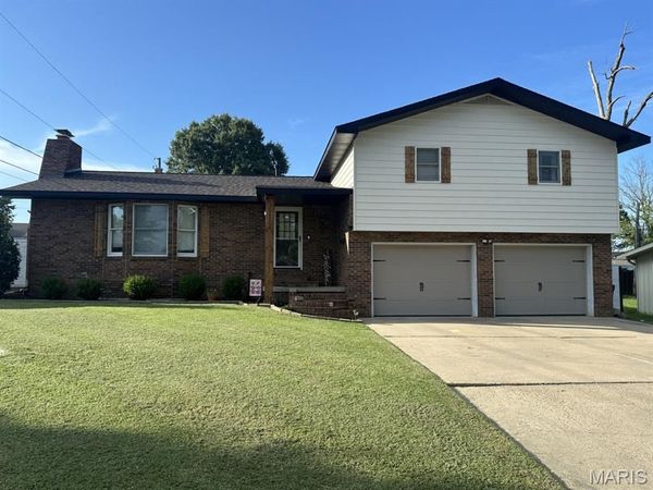 1112 Meadow Lane , Dexter, MO 63841