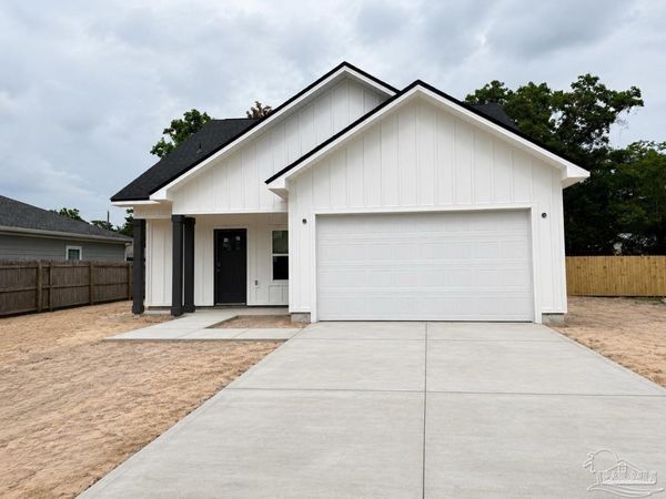 2188 N Wind Trace Rd, Navarre, FL 32566