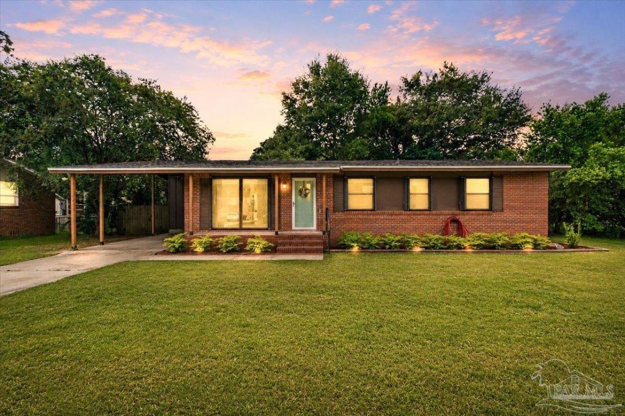 3709 Whispering Pines Dr, Pensacola, FL 32504 Main Photo