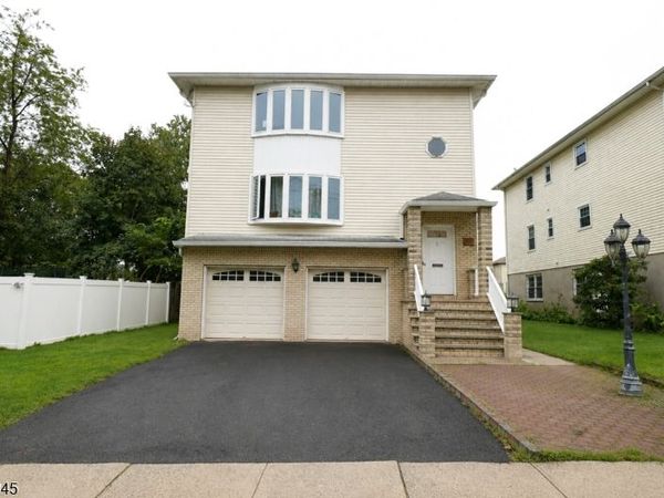 839 Walnut St, Roselle, NJ 07203