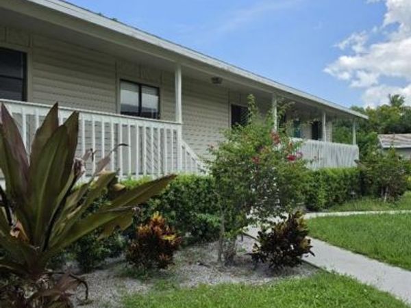 2455 Thomasson DR , Unit B, NAPLES, FL 34112