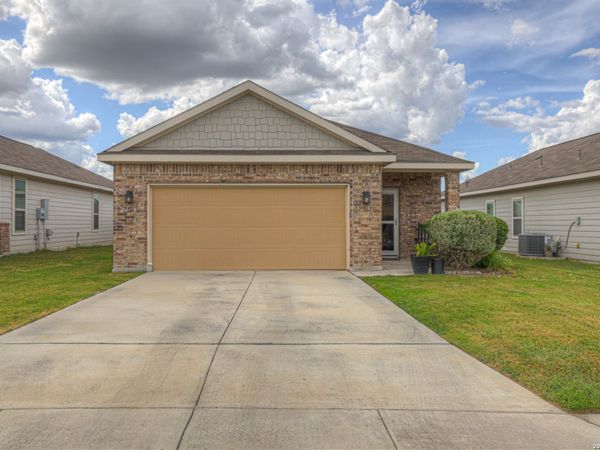 124 LAUREL GRACE LN, New Braunfels, TX 78130