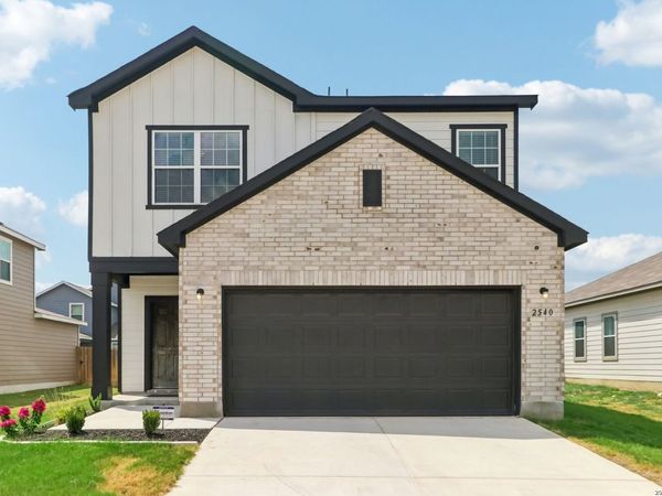 2540 WINDLE LN, Seguin, TX 78155