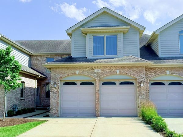 168 Mayo Court , Elmhurst, IL 60126